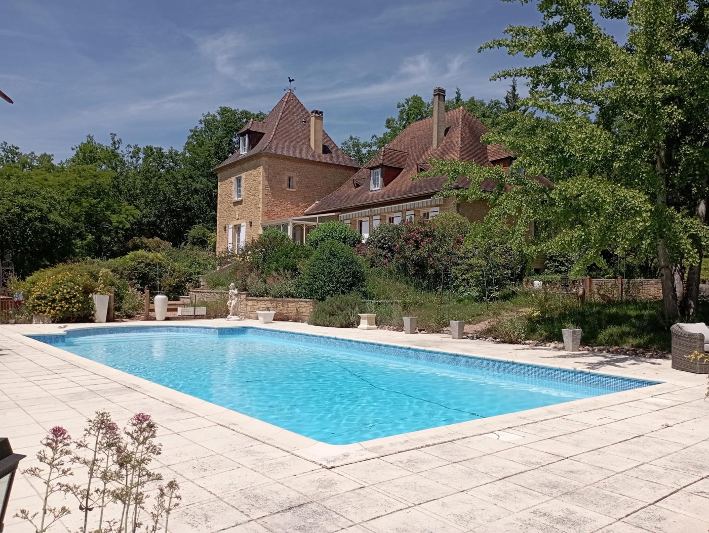 Chalet avec piscine au Bugue